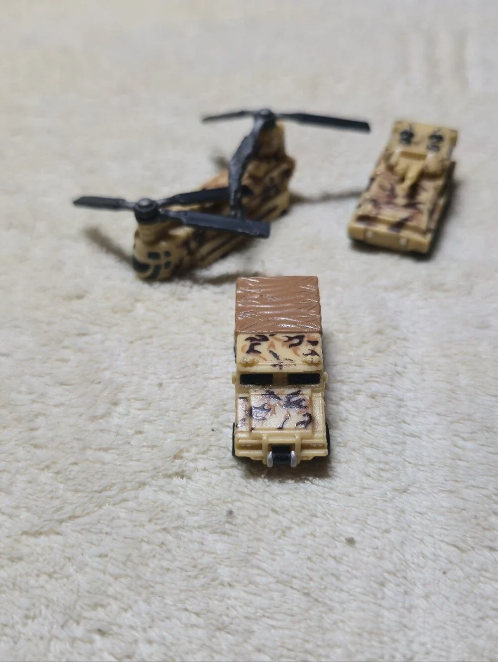 Vintage 1997 Hot Wheels Planet Micro Military Vehicle Mixed Lot Helicopter